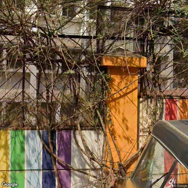 A closer look at the gate