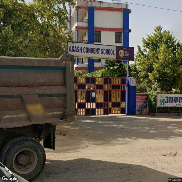 A closer look at the gate